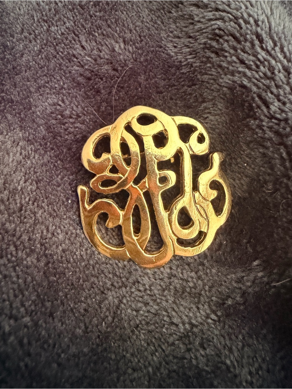 Carolee Vintage 70s Gold-plated  Filigree Faux Monogram  Brooch Pin